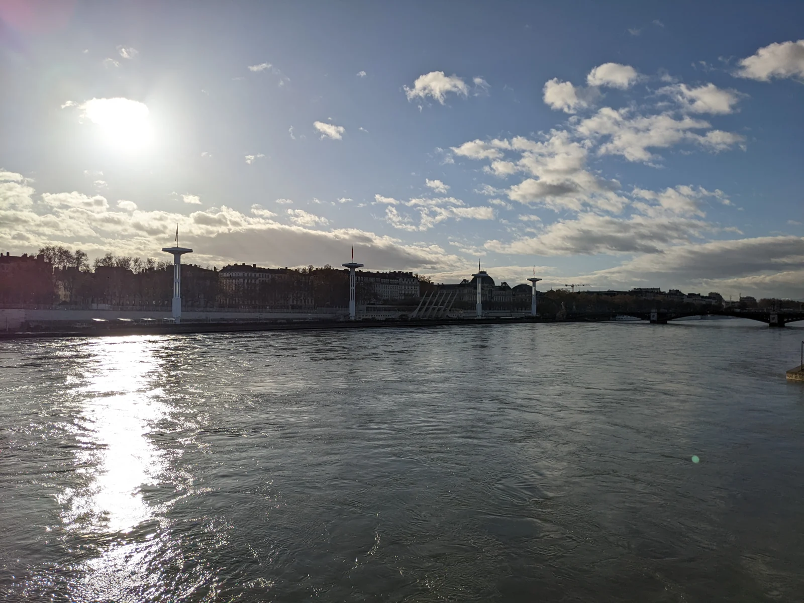 Le centre nautique Tony Bertrand au bord du Rhône, en décembre 2023.