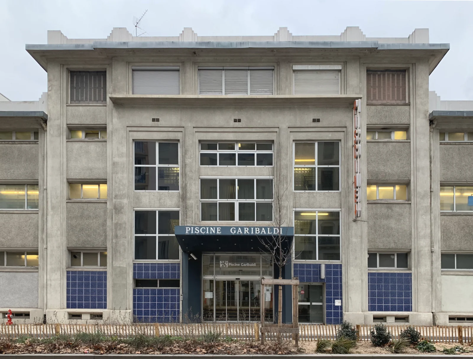 Façade de la piscine Garibaldi, photographiée en janvier 2019.